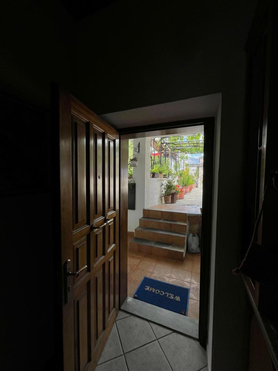 Andria'S Apartment Гірокастра Екстер'єр фото