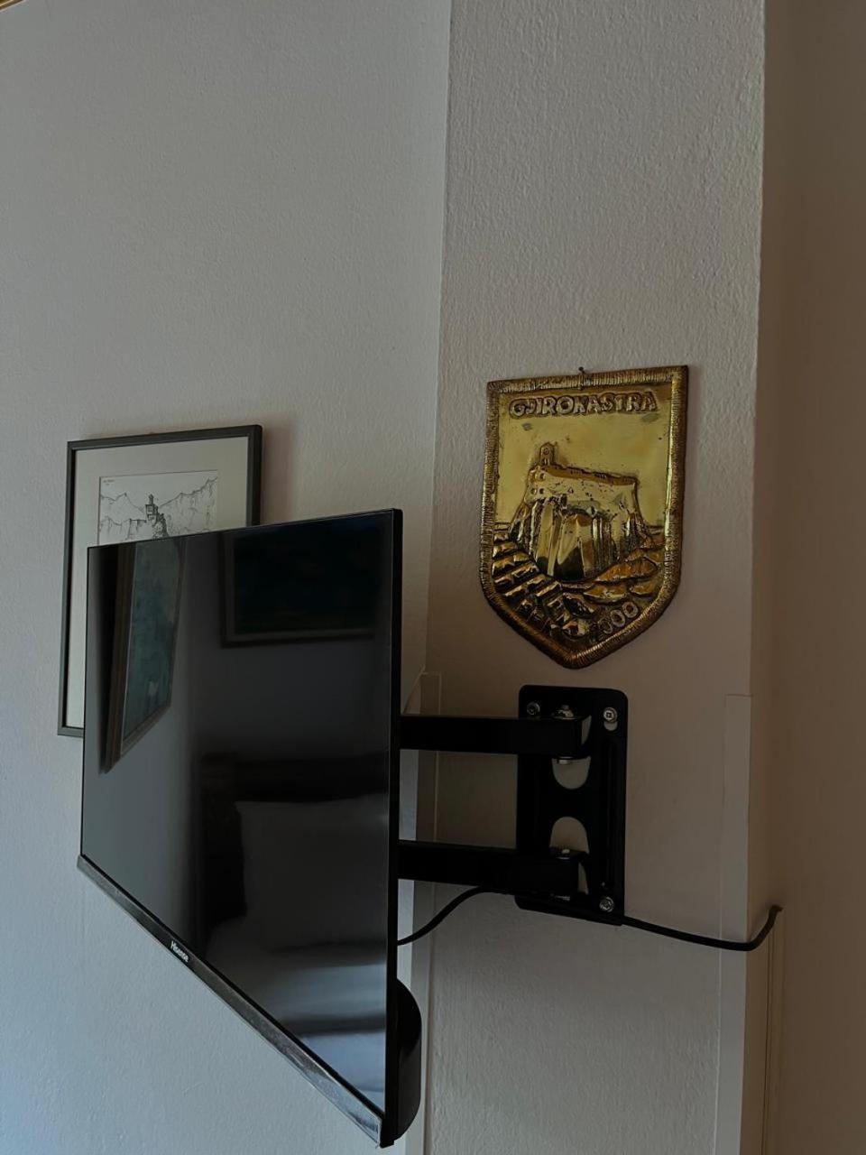 Andria'S Apartment Гірокастра Екстер'єр фото