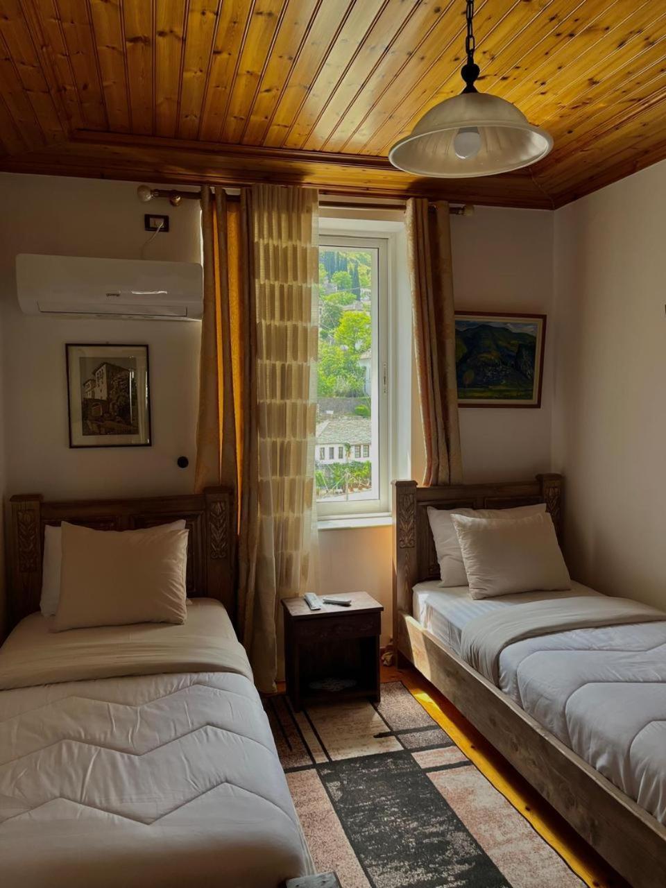 Andria'S Apartment Гірокастра Екстер'єр фото